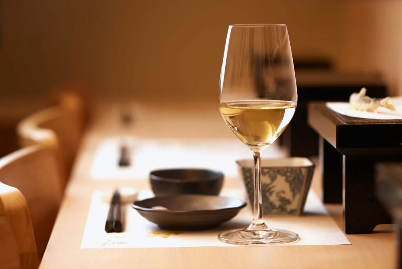 美味しい天ぷらとお酒の組み合わせは、まさに日本文化の醍醐味の...