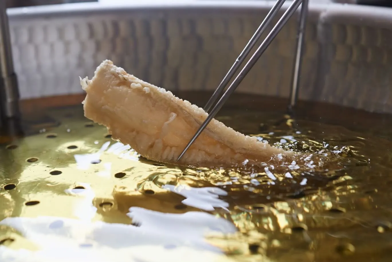 ようこそ、西新宿にある天ぷら専門店「天秀」へ。