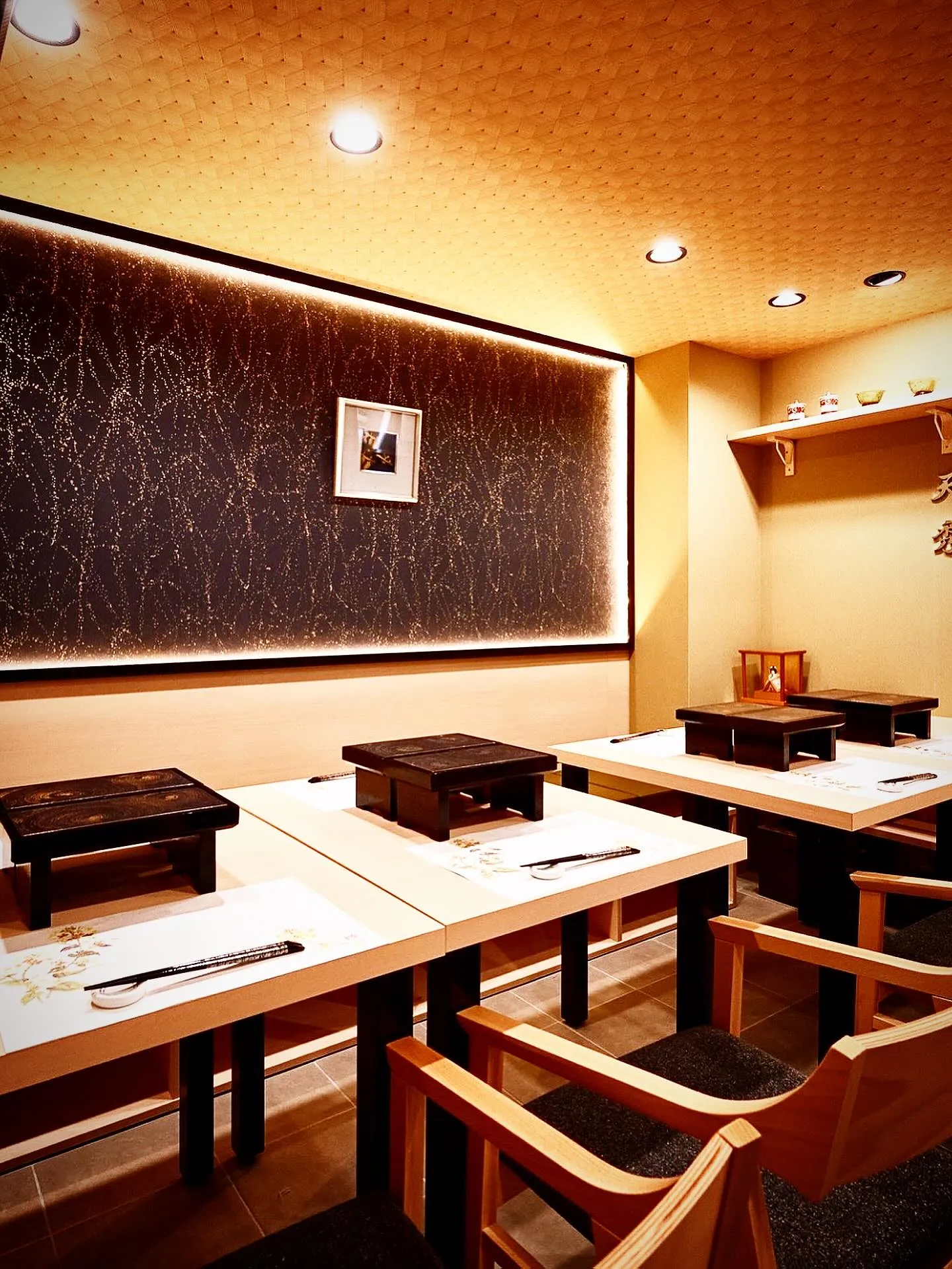 西新宿にあります「天ぷら天秀」でございます。