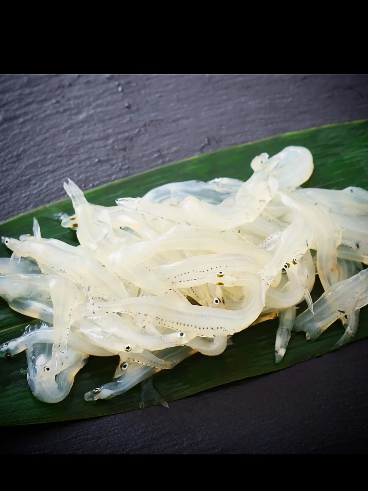 西新宿の天ぷら店「天秀」です。